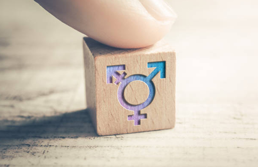 Holzwürfel mit Zeichen für sexuelle Diversität